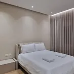 Lilo's Place * Tirana